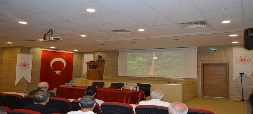 Başkent Üniversitesi Öğretim Üyesi Prof. Dr. Sayın Yavuz ERCİL Tarafından Müdürlüğümüz Hizmet Binasının Toplantı Salonunda Etkili İletişim ve Davranış Kuralları Eğitimi Yapıldı.