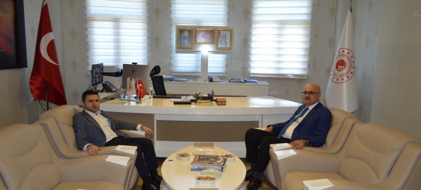 Cumhurbaşkanlığı Kararnamesi ile Bağlar Kaymakamlığı görevinden, Denizli Sarayköy Kaymakamlığı görevine atanan Sn. İsmail PENDİK veda ziyaretinde bulundu.