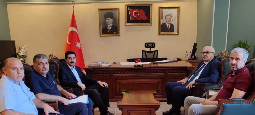 İl Müdürümüz Sn. Ufuk Nurullah BİLGİN, İl Müdür Yardımcımız, Şube Müdürlerimiz, Milli Emlak Müdür Yardımcımız ve teknik personelerle birlikte Ergani Kaymakamımız Sn. Nurbaki YALÇIN’a hayırlı olsun ziyaretinde bulundular.