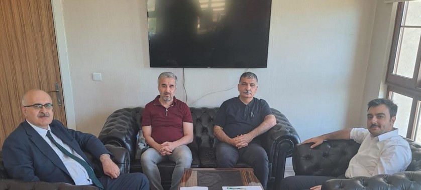 İl Müdürümüz Sn. Ufuk Nurullah BİLGİN, İl Müdür Yardımcımız, Şube Müdürlerimiz, Milli Emlak Müdür Yardımcımız ve teknik personelerle birlikte Dicle Kaymakamımız Sn. Mustafa ATIŞ’a hayırlı olsun ziyaretinde bulundular