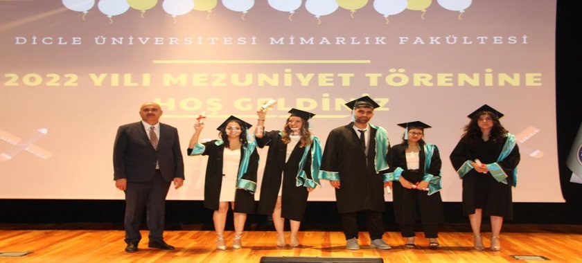 İl Müdürümüz Sayın Ufuk Nurullah BİLGİN, Dicle Üniversitesi Mimarlık Fakültesi, 2021/2022 yılı mezuniyet…