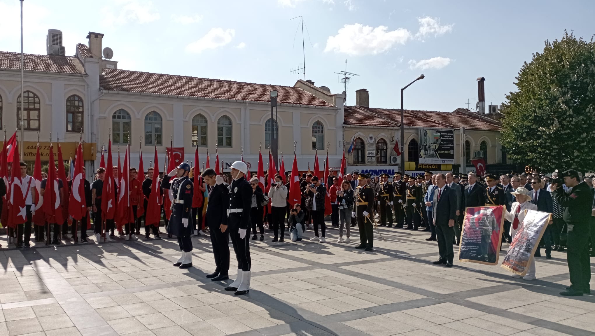 29 Ekim Cumhuriyet Bayramı'nın 99. Yıl Kutlamaları, Çelenk Sunma Töreni Gerçekleştirildi