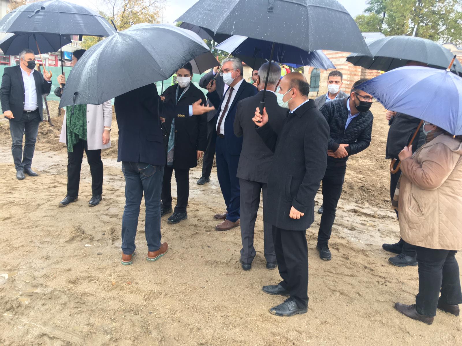 Bakanlığımız Yapı İşleri Genel Müdürü Sayın Banu ASLAN ve ekibi, Edirne Selimiye Camii Çevresi Kentsel Tasarım ve Peyzaj Düzenlemesi Çalışmalarını Yerinde İnceledi