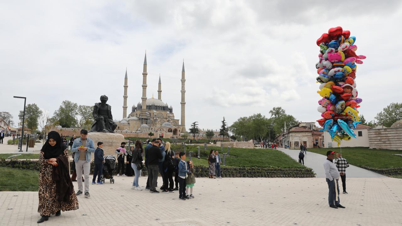 Bakanlığımız Yapı İşleri Genel Müdürümüz Sayın Banu ASLAN Selimiye Camii Ve Meydan Projesi Kapsamında Sahada İncelemelerde Bulundular