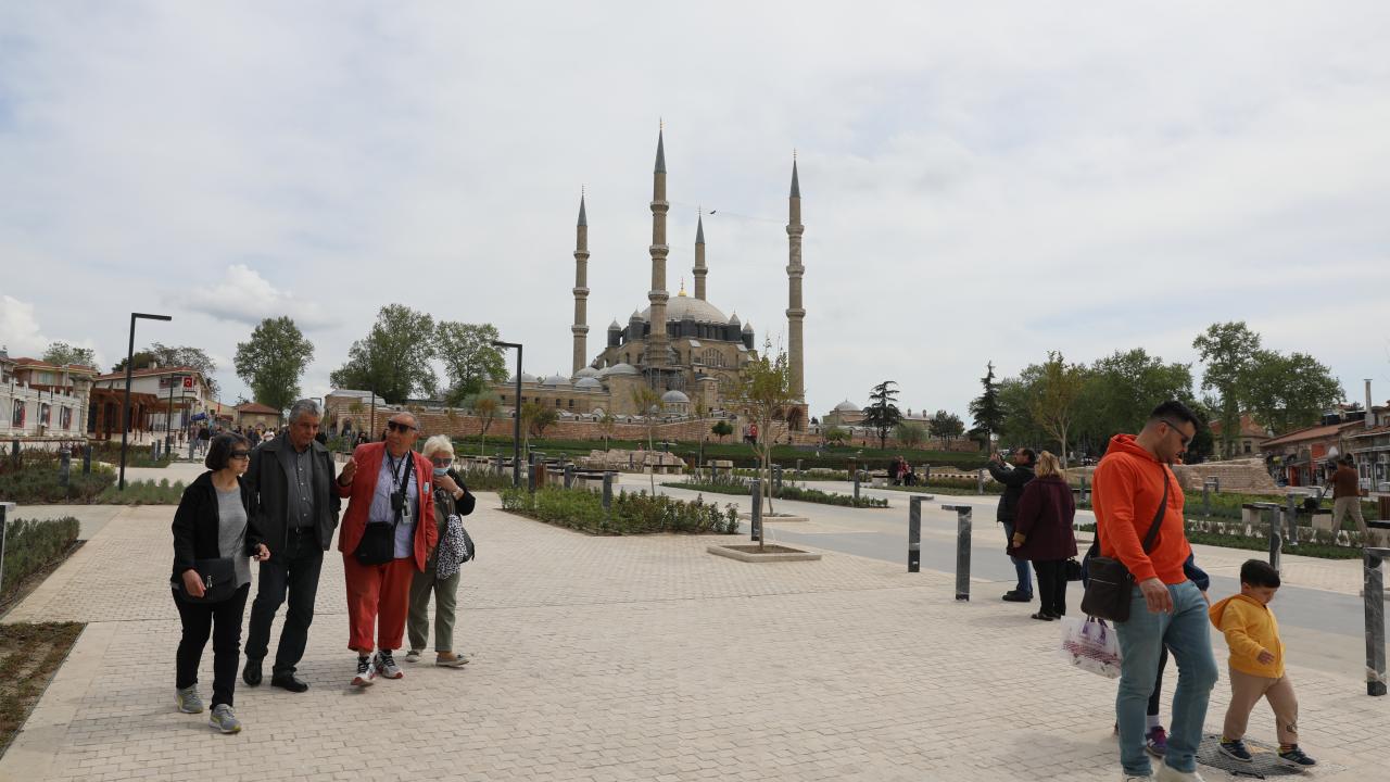 Bakanlığımız Yapı İşleri Genel Müdürümüz Sayın Banu ASLAN Selimiye Camii Ve Meydan Projesi Kapsamında Sahada İncelemelerde Bulundular