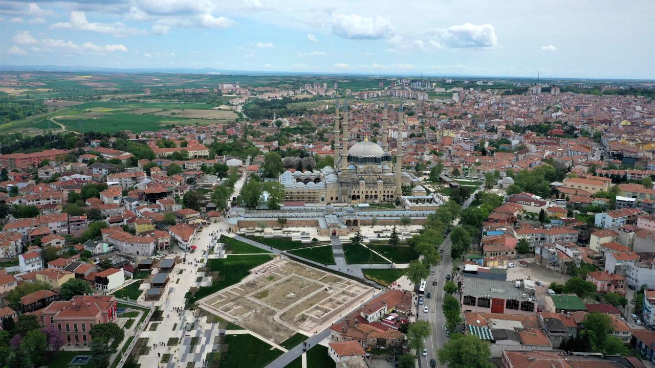 Bakanlığımız Yapı İşleri Genel Müdürümüz Sayın Banu ASLAN Selimiye Camii Ve Meydan Projesi Kapsamında Sahada İncelemelerde Bulundular