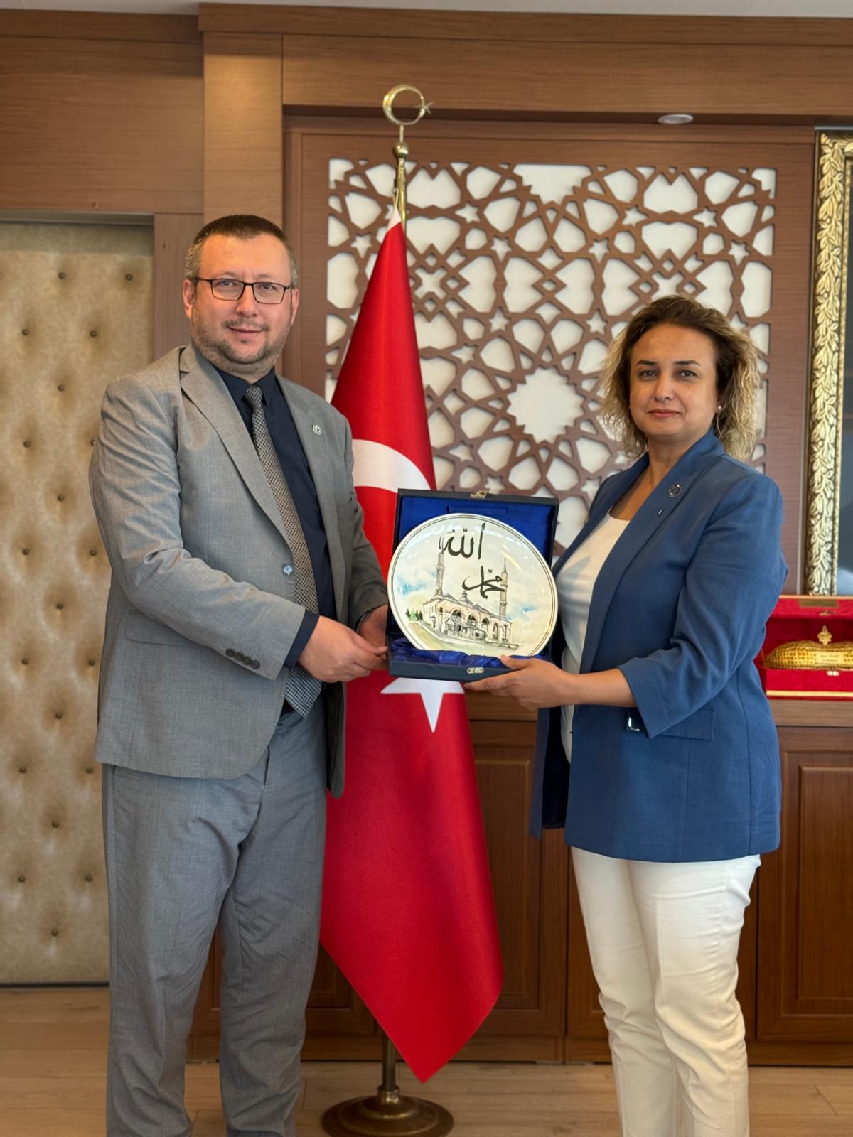 Bayındır Memur-Sen Edirne İl Temsilcisi Sayın İlker PASLI Ve Yönetim Kurulu Üyeleri İl Müdürümüz Sayın Ayşe SARI’ ya Ziyarette Bulundular