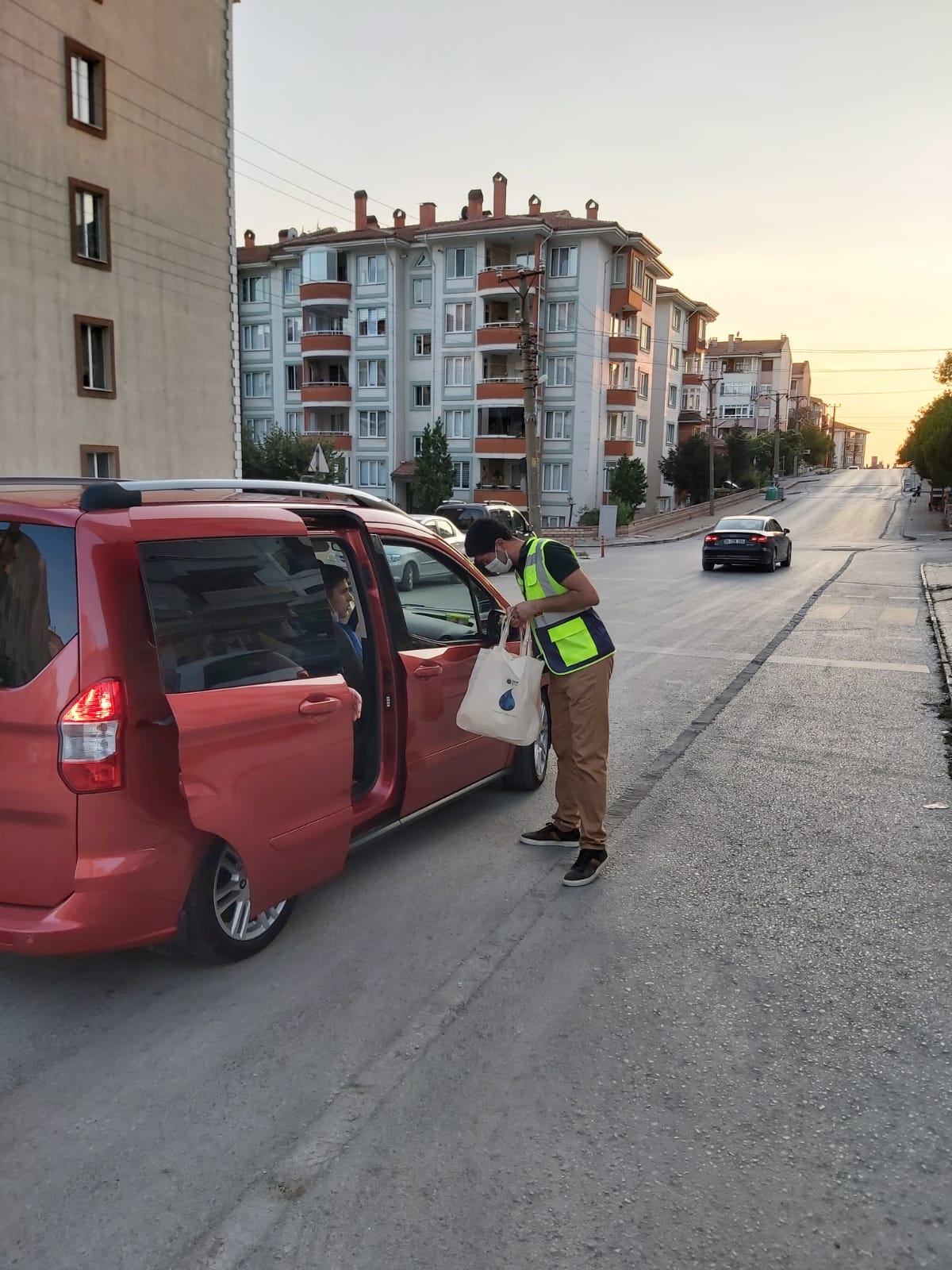 BEZ ÇANTA VE MUTFAK ÖNLÜĞÜ DAĞITIMLARI