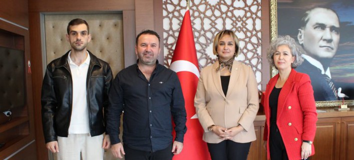 Edirne Gazetesi İmtiyaz Sahibi Sayın Mehmet ŞENOL ve Ekibi İl Müdürümüz Sayın Ayşe SARI'ya Ziyarette Bulundular