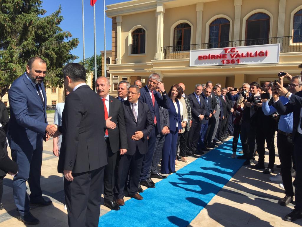 Cumhurbaşkanlığı Kararnamesi İle Edirne Valisi Olarak İlimize Atanan Valimiz Sayın Hüseyin Kürşat KIRBIYIK ‘ı Karşılama Törenine İl Müdürümüz Sayın Engin ÖZTÜRK ‘te Katıldılar