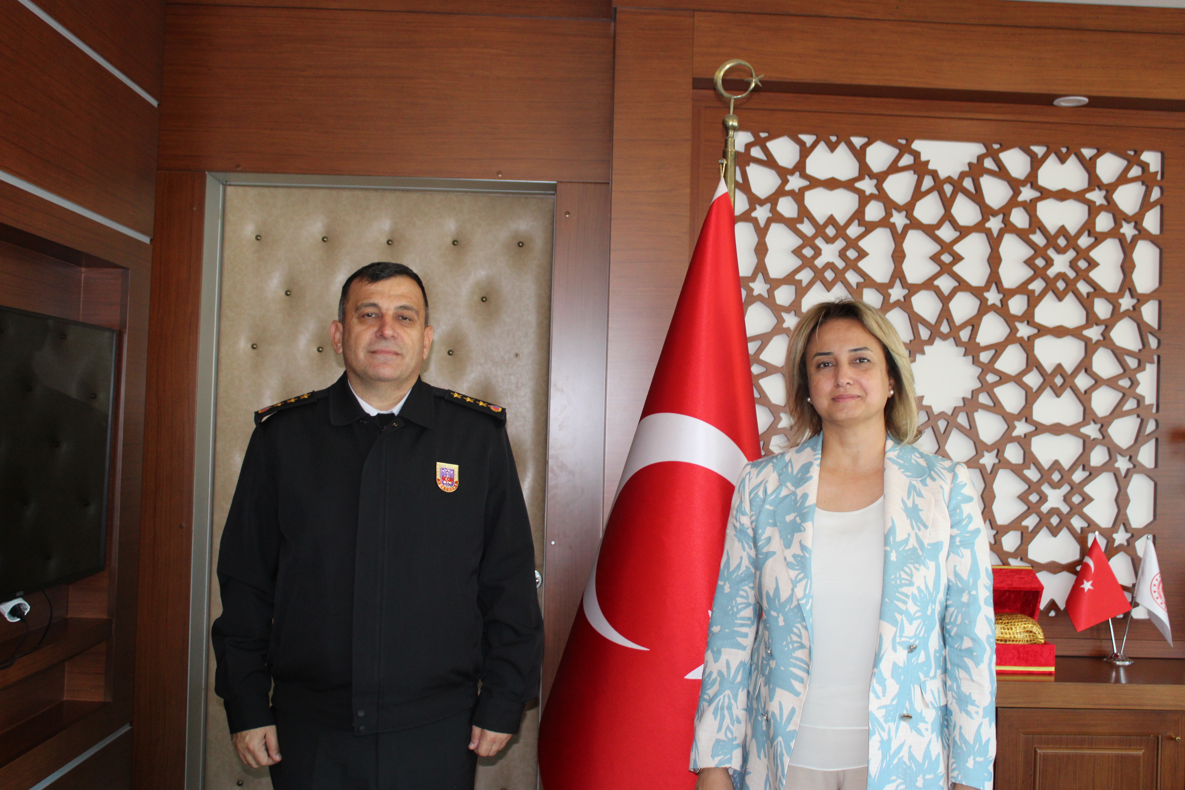 Edirne İl Jandarma Komutanı Sayın J. ALB. Mehmet Kasım ERMİŞ İl Müdürümüz Sayın Ayşe SARI’ ya Hayırlı Olsun Ziyaretinde Bulundu