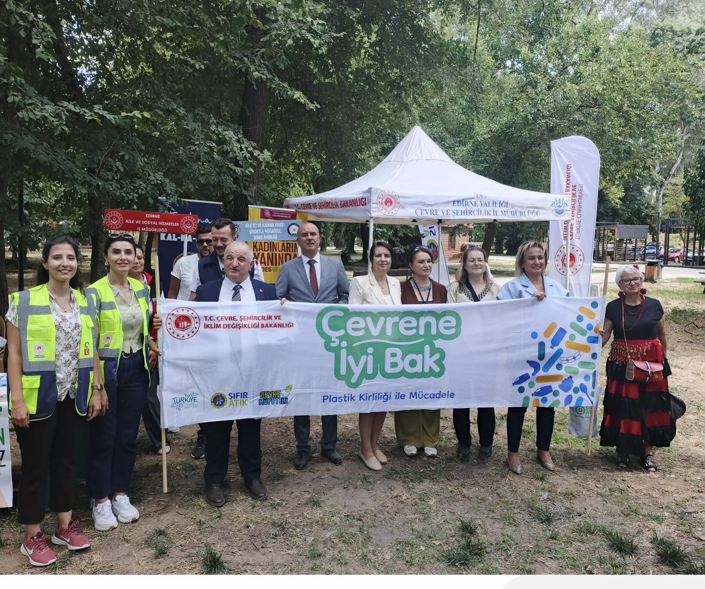 Edirne Sosyal Yardımlaşma ve Dayanışma Vakfının Millet Bahçesinde SODAM Kursiyerlerine Yönelik Düzenlediği Etkinliğe Müdürlüğümüzce Katılım Sağlanmıştır.