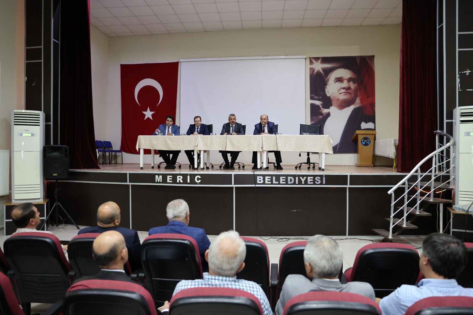 Edirne Valimiz Sayın Yunus SEZER Meriç İlçemizde Muhtarlarla Toplantı Gerçekleştirdi