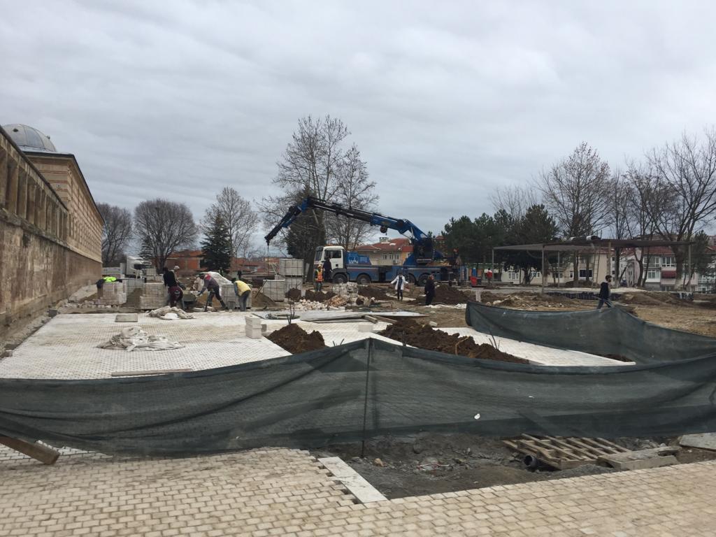 İl Müdürümüz Sayın Engin ÖZTÜRK Selimiye Camii ve Çevresi Kentsel Tasarım ve Peyzaj Düzenlemesi Sahasında İncelemelerde Bulundu