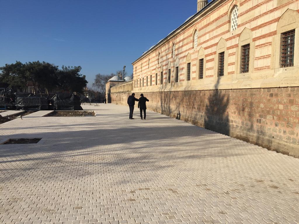 İl Müdürümüz Sayın Engin ÖZTÜRK Selimiye Camii ve Çevresi Kentsel Tasarım ve Peyzaj Düzenlemesi Sahasında İncelemelerde Bulundu