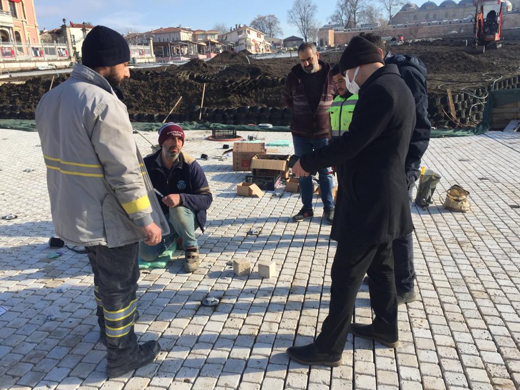 İl Müdürümüz Sayın Engin ÖZTÜRK Selimiye Camii ve Çevresi Kentsel Tasarım ve Peyzaj Düzenlemesi Sahasında İncelemelerde Bulundu