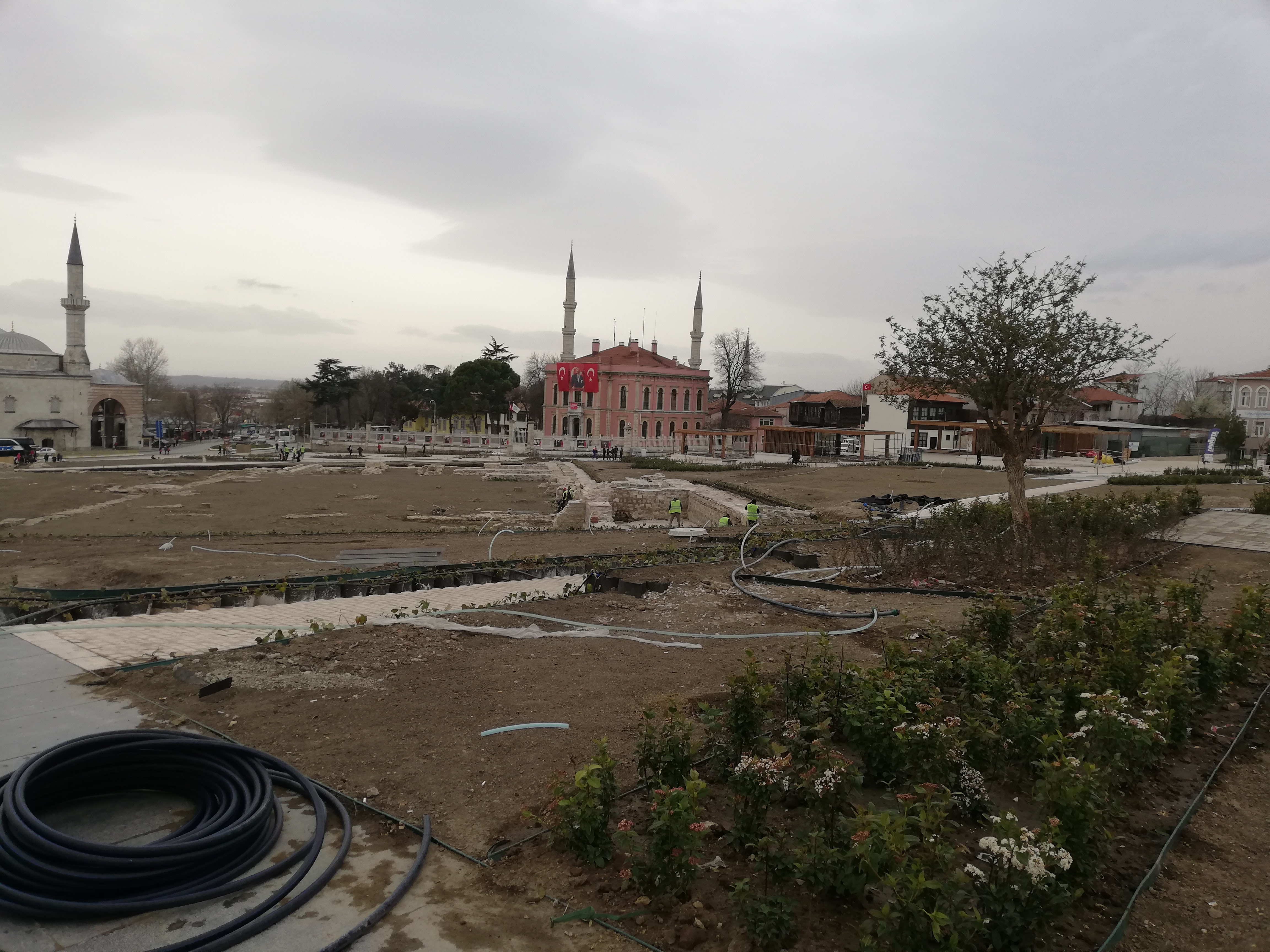 İl Müdürümüz Sayın Engin ÖZTÜRK Selimiye Camii ve Çevresi Kentsel Tasarım ve Peyzaj Düzenlemesi Sahasında İncelemelerde Bulundu