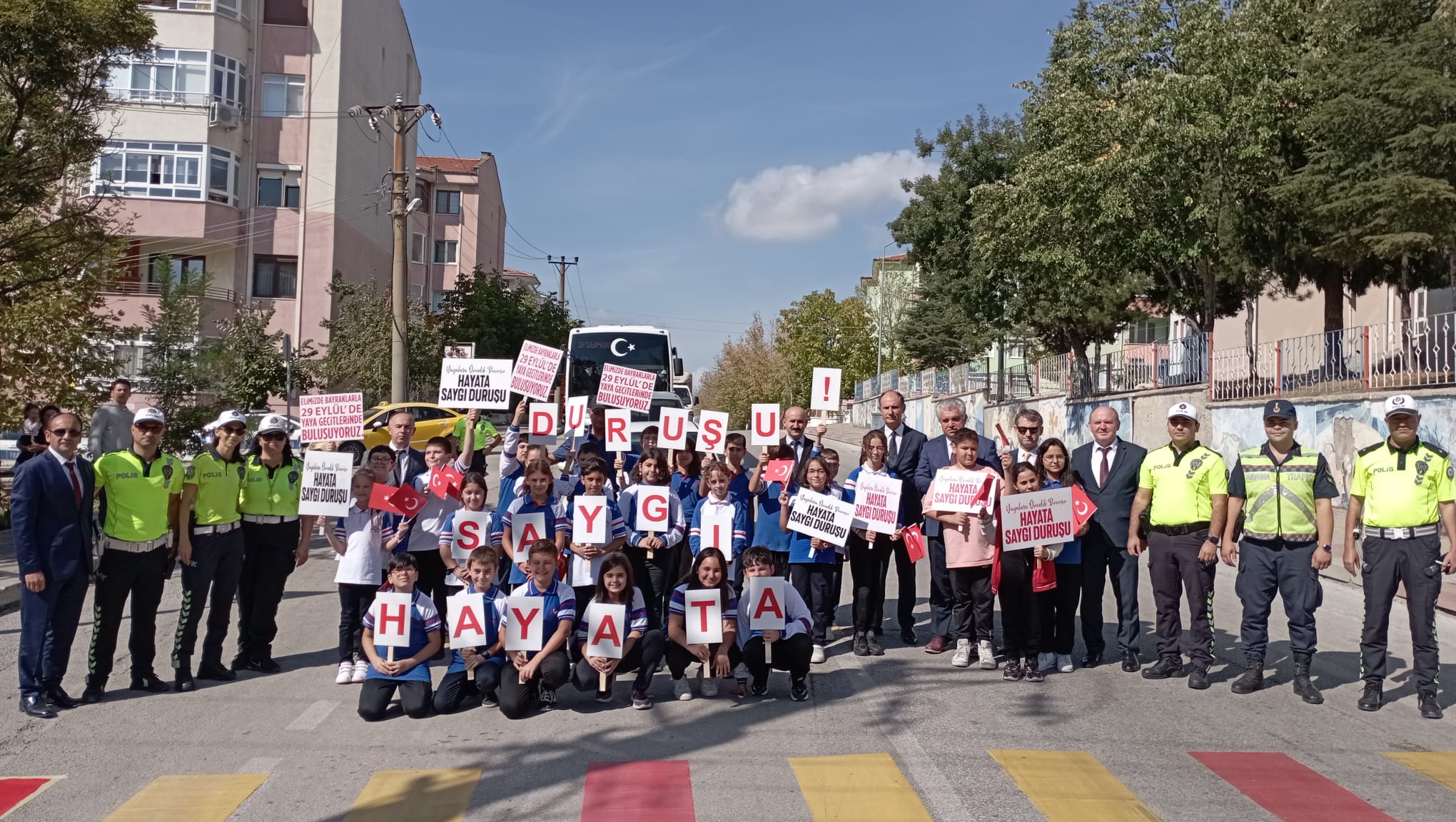 İl Müdürümüz Sayın Engin ÖZTÜRK ” Yayalara Öncelik Duruşu , HAYATA SAYGI DURUŞU “ Sloganıyla Düzenlenen Farkındalık Etkinliğine Katıldılar