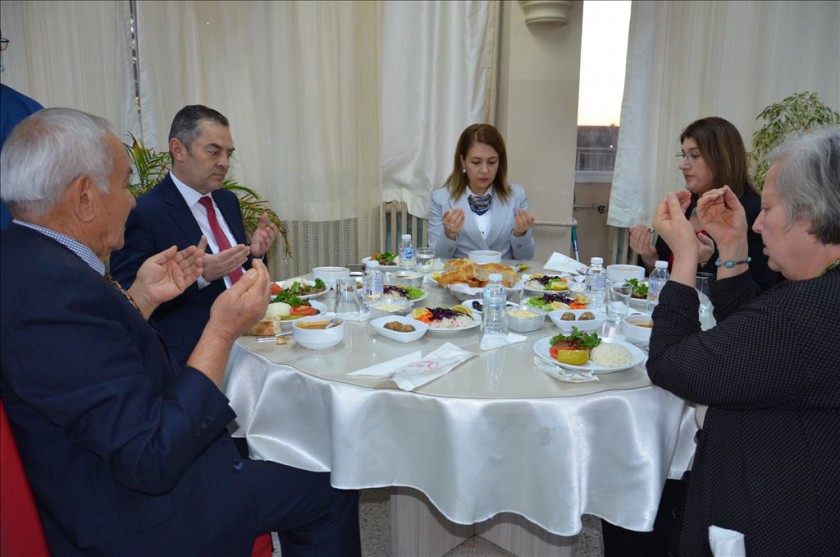 İl Müdürümüz Sayın Engin ÖZTÜRK Edirne Merkez Huzurevi Müdürlüğünde Düzenlenen İftar Programına  Katıldı