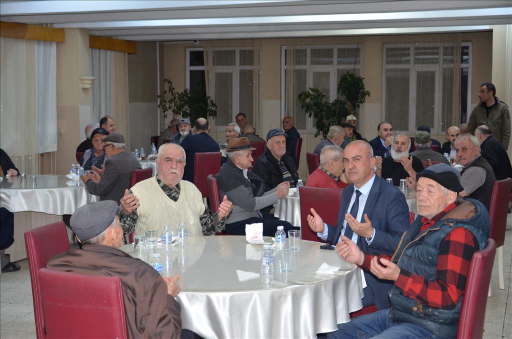 İl Müdürümüz Sayın Engin ÖZTÜRK Edirne Merkez Huzurevi Müdürlüğünde Düzenlenen İftar Programına  Katıldı
