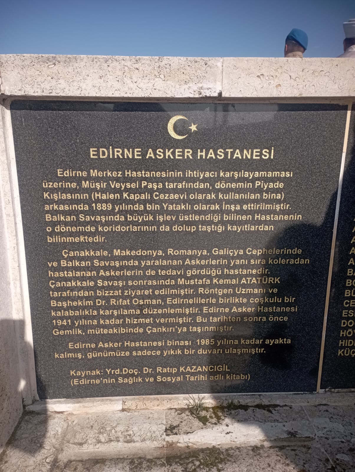 İl Müdürümüz Sayın Engin ÖZTÜRK “18 Mart Şehitler Günü” Dolayısıyla Asker Hastanesi Şehitliğinde Düzenlenen Çelenk Sunma Törenine Katıldı