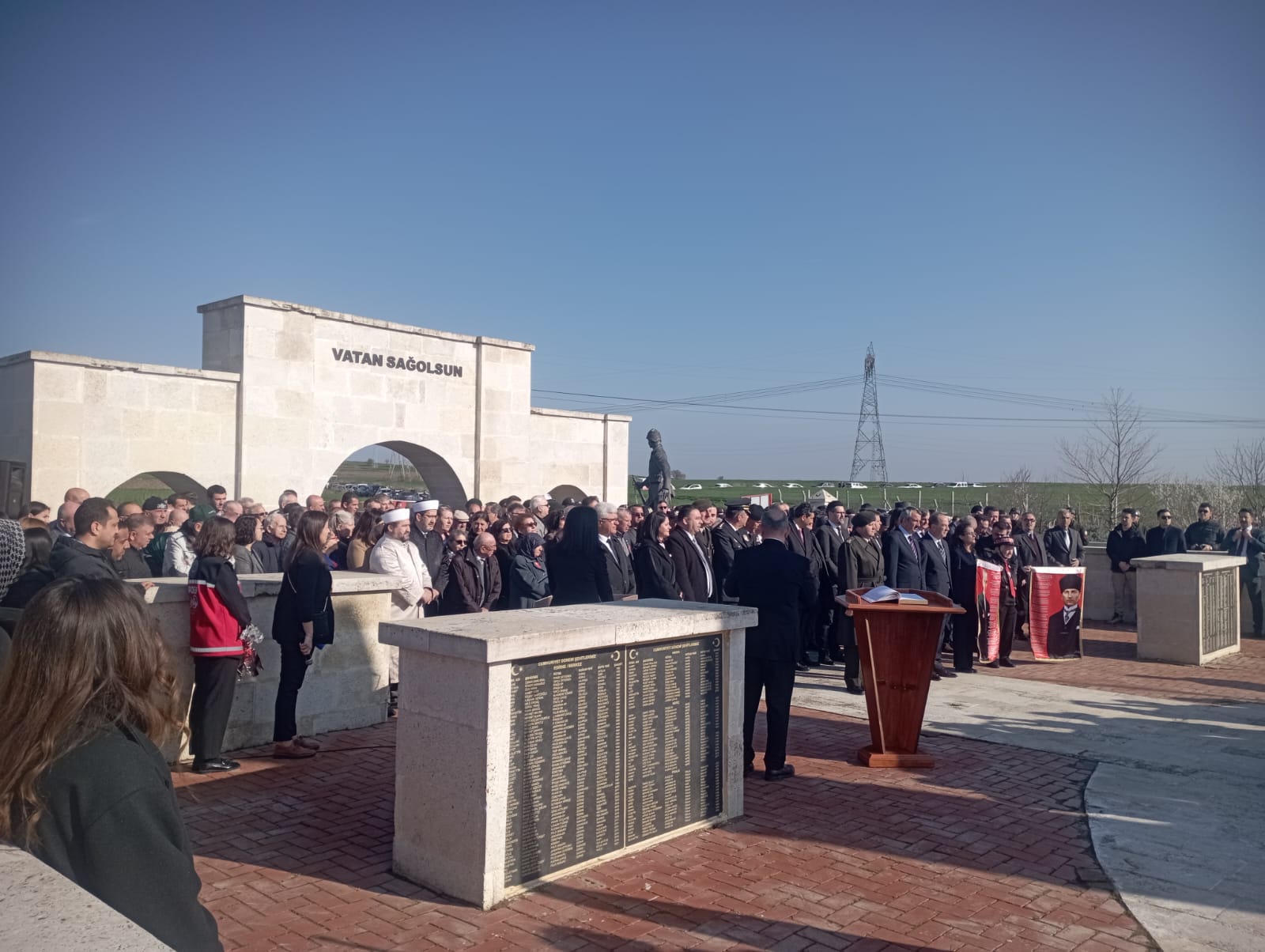 İl Müdürümüz Sayın Engin ÖZTÜRK “18 Mart Şehitler Günü” Dolayısıyla Asker Hastanesi Şehitliğinde Düzenlenen Çelenk Sunma Törenine Katıldı