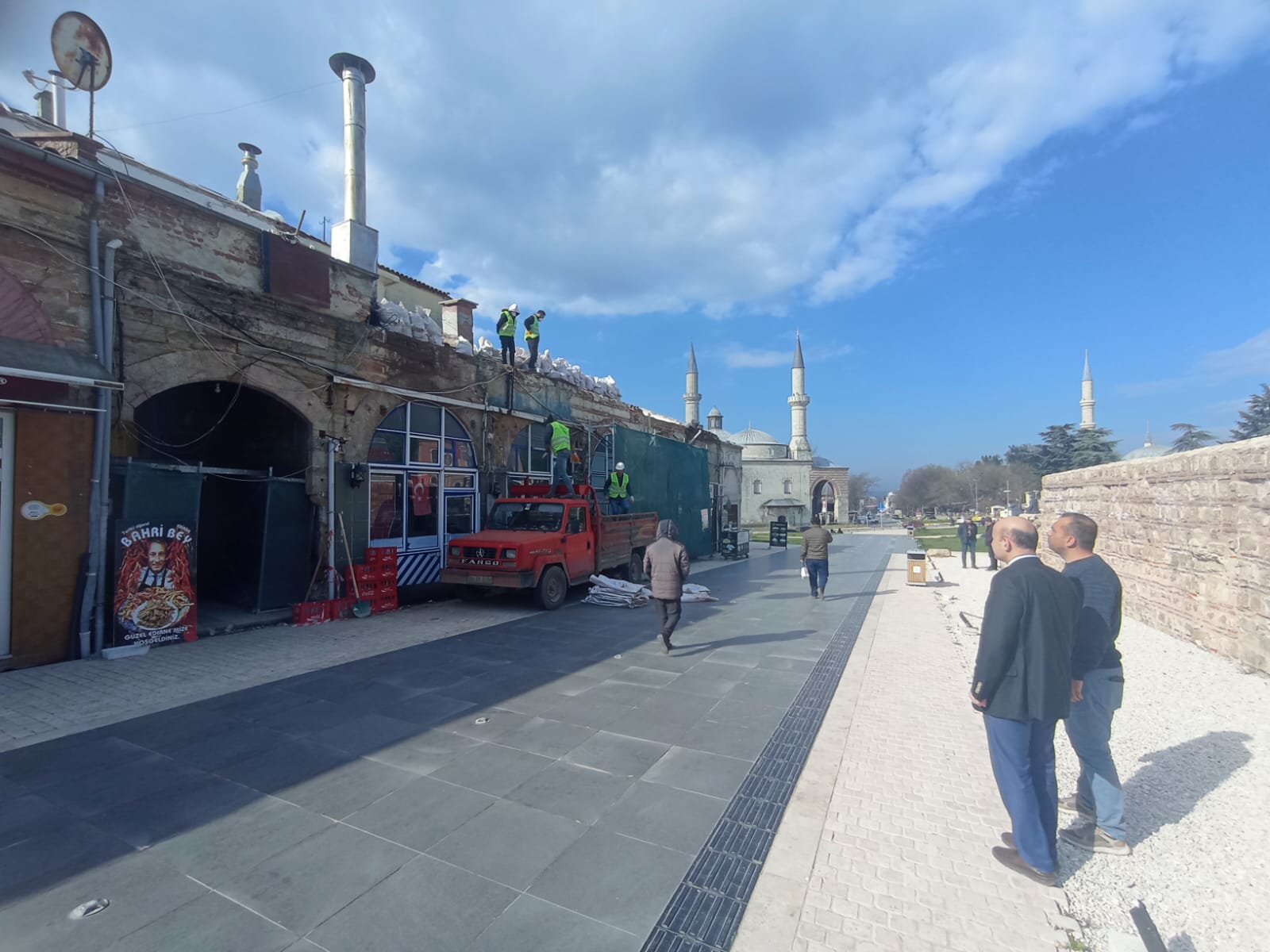 İl Müdürümüz Sayın Engin ÖZTÜRK Havlucular Hanı ve Mezit Bey Hamamı Cephe Sağlıklaştırma İşi Çalışmalarını Yerinde İnceledi