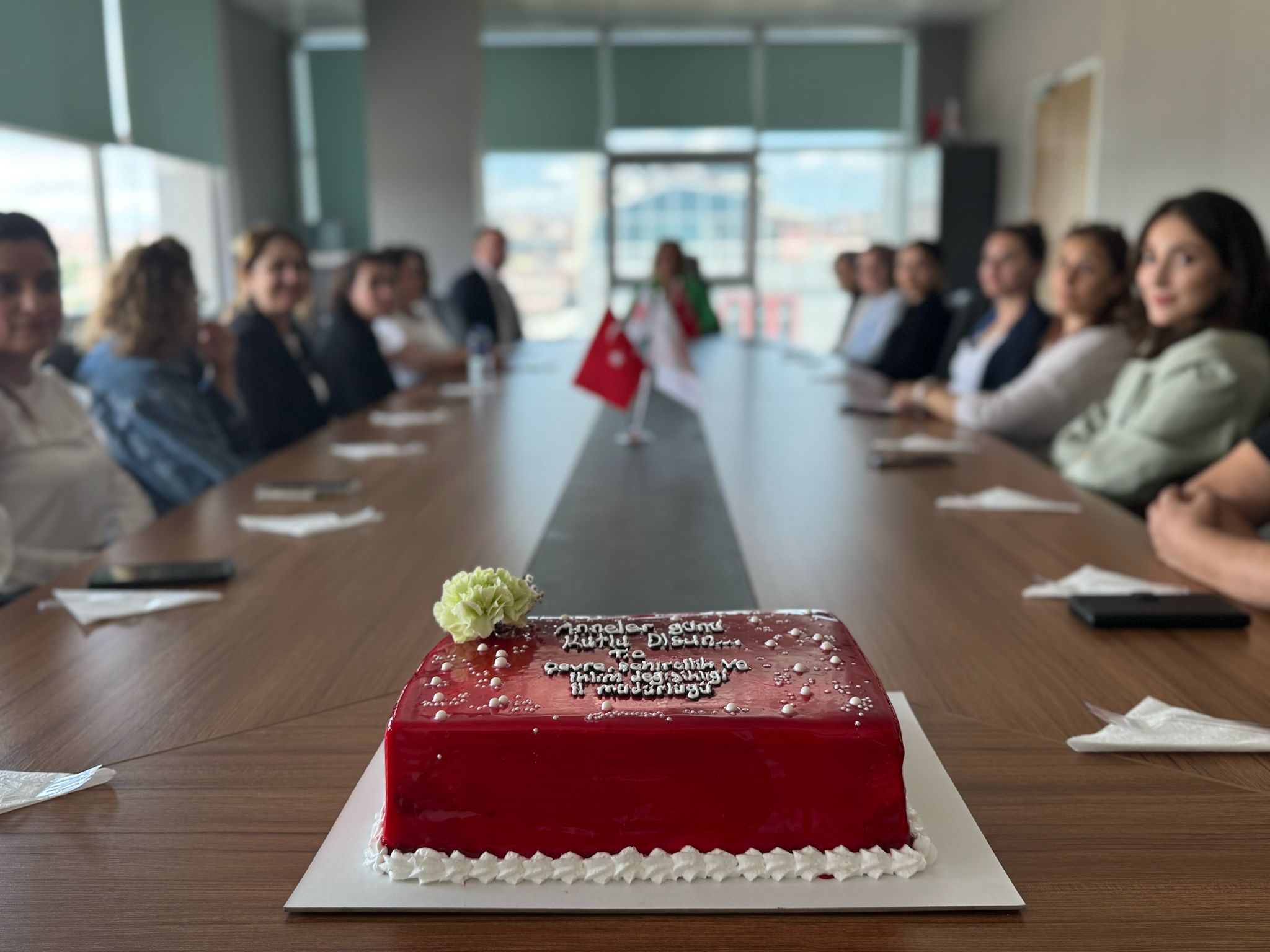 İl Müdürümüz Sayın Ayşe Sarı, Anneler Günü Dolayısıyla Kadın Personelimizle Bir Araya Geldi