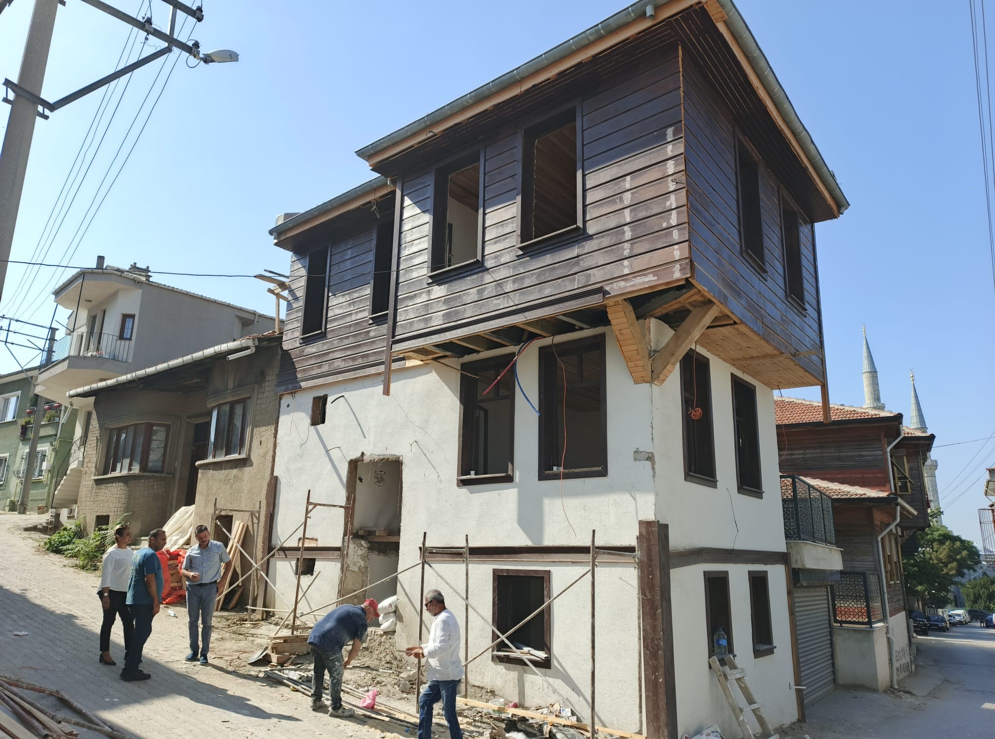 İl Müdürümüz Sayın Ayşe SARI ve İl Müdür Yardımcımız Taner NURLU Tescilli Yapı (Konak) Restorasyon İnşaatı Yapım İşi Çalışmalarını Yerinde İncelediler