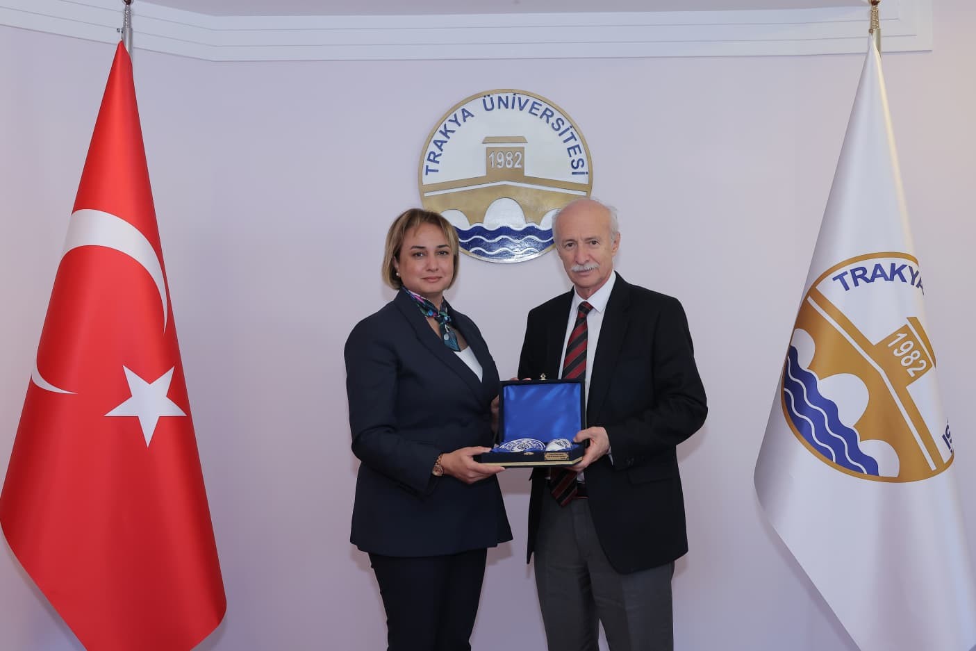 İl Müdürümüz Sayın Ayşe SARI, Trakya Üniversitesi Rektörü Prof. Dr. Sayın Mustafa HATİPLER'e Ziyarette…