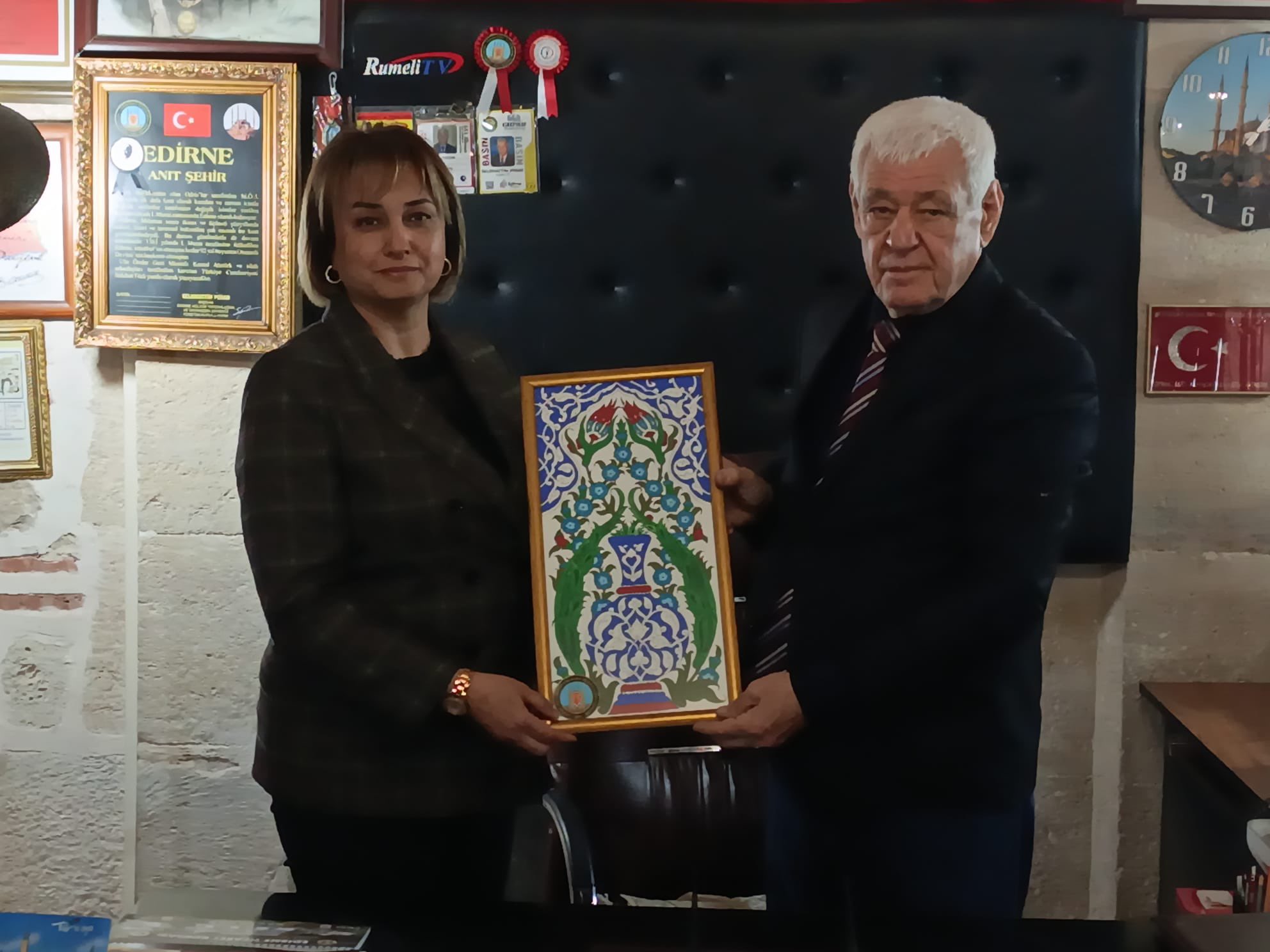 İl Müdürümüz Sayın Ayşe SARI, Milli Emlak Müdür Yardımcımız Sayın Mehmet YILDIRIMLI ile Birlikte Edirne Kültür-Yardımlaşma ve Dayanışma Derneğine İade-i Ziyarette Bulundu