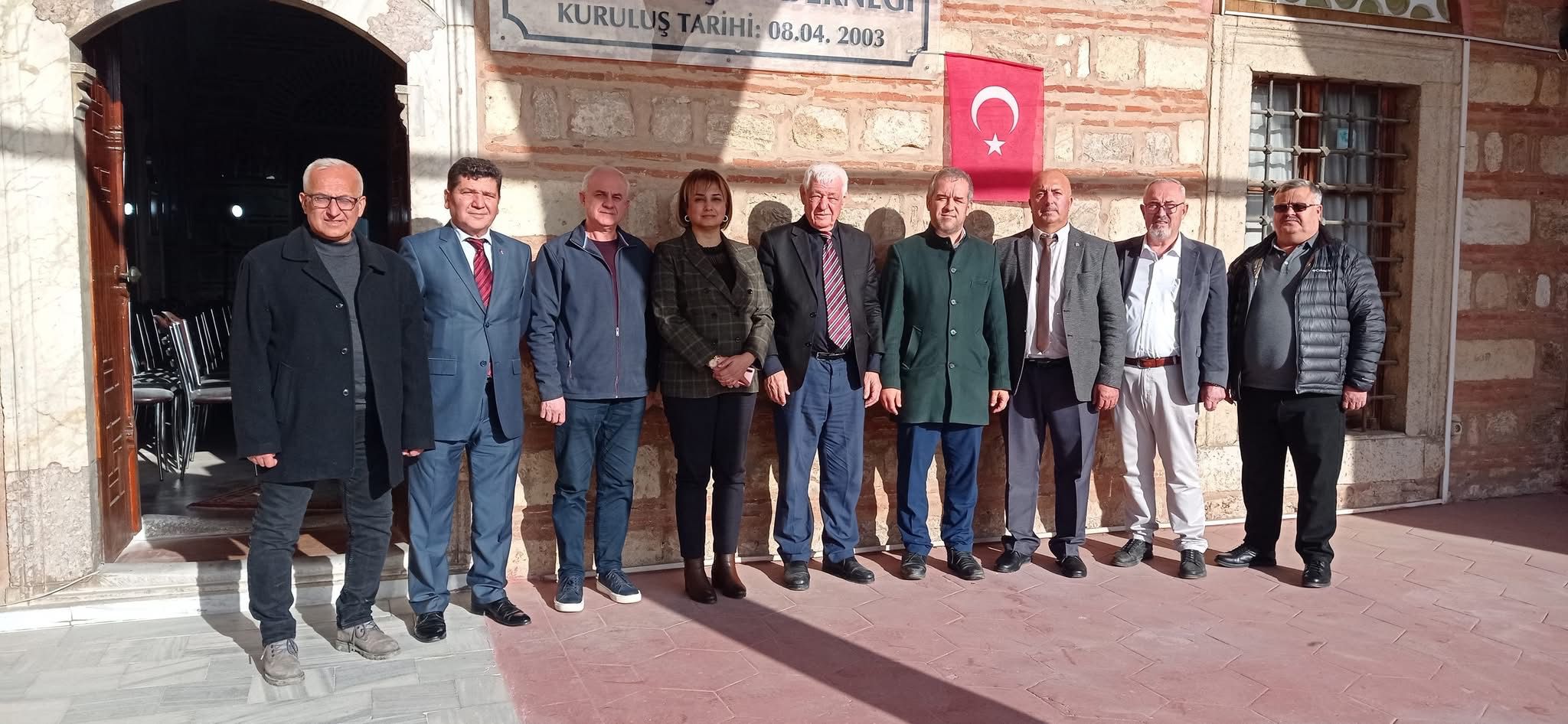İl Müdürümüz Sayın Ayşe SARI, Milli Emlak Müdür Yardımcımız Sayın Mehmet YILDIRIMLI ile Birlikte Edirne Kültür-Yardımlaşma ve Dayanışma Derneğine İade-i Ziyarette Bulundu