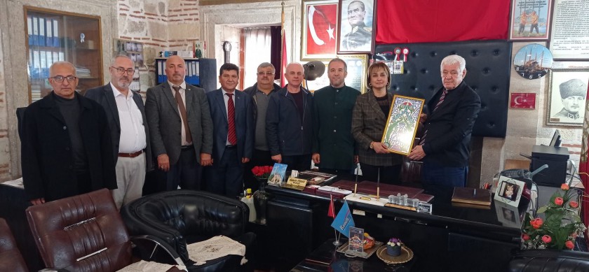 İl Müdürümüz Sayın Ayşe SARI, Milli Emlak Müdür Yardımcımız Sayın Mehmet YILDIRIMLI ile Birlikte Edirne Kültür-Yardımlaşma ve Dayanışma Derneğine İade-i Ziyarette Bulundu