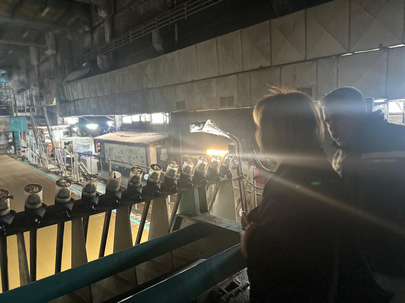 İl Müdürümüz Sayın Ayşe SARI, İl Müdür Yardımcımız Sayın Mert SÜMER ile birlikte ilimizde faaliyet gösteren geri dönüşüm kâğıdından üretim yapan kâğıt fabrikasına ziyarette bulunarak yetkililerden fabrika işleyişi hakkında bilgi aldılar