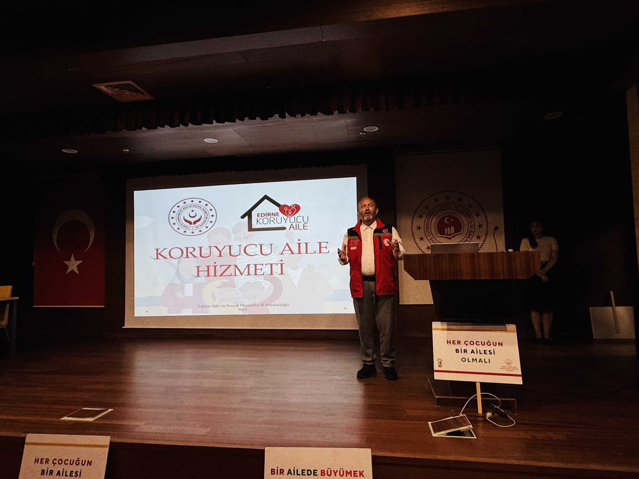 Kurum Personelimize Yönelik Koruyucu Aile Hizmeti Konulu Sunum Gerçekleştirildi