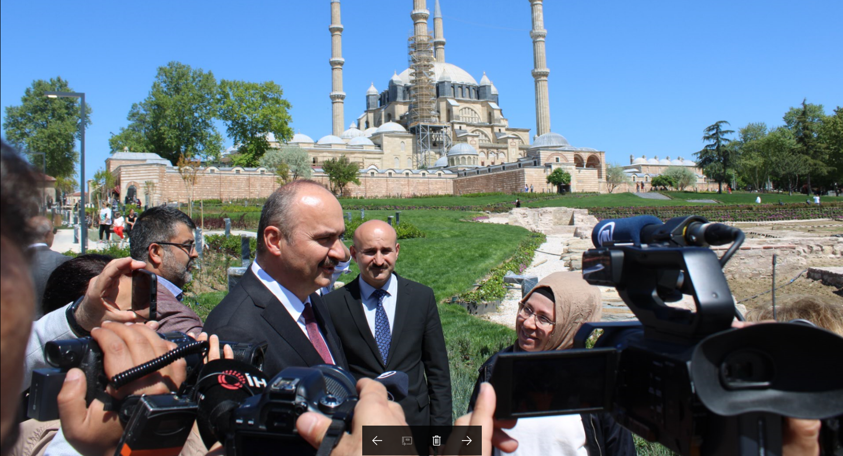 Sayın Valimiz Ekrem CANALP'in Selimiye Camii Çevre Düzenlemesine İlişkin Basın Açıklaması