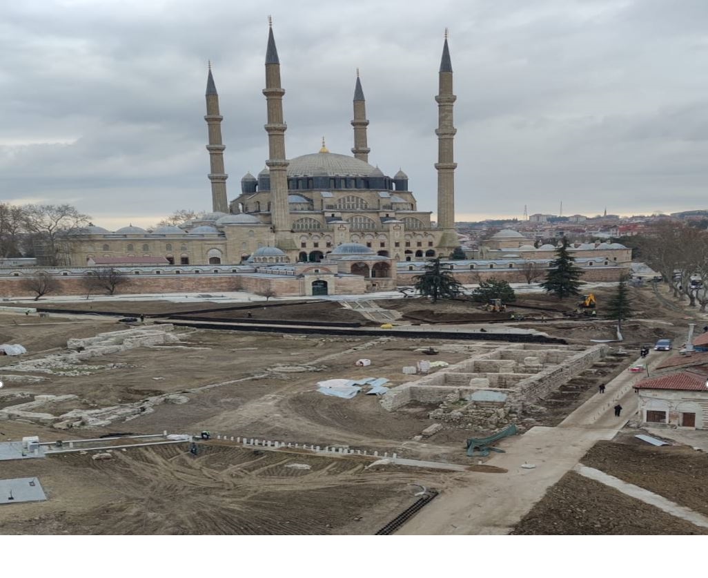 Selimiye Camii ve Çevresi Kentsel Tasarım ve Peyzaj Düzenlemesi İşinde, 1. Etap ve 2. Etap Çalışmaları Kapsamında Düzenleme İşleri Devam Etmektedir