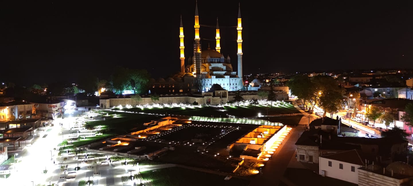 Selimiye Camii ve Çevresi Gece Görüntüsü