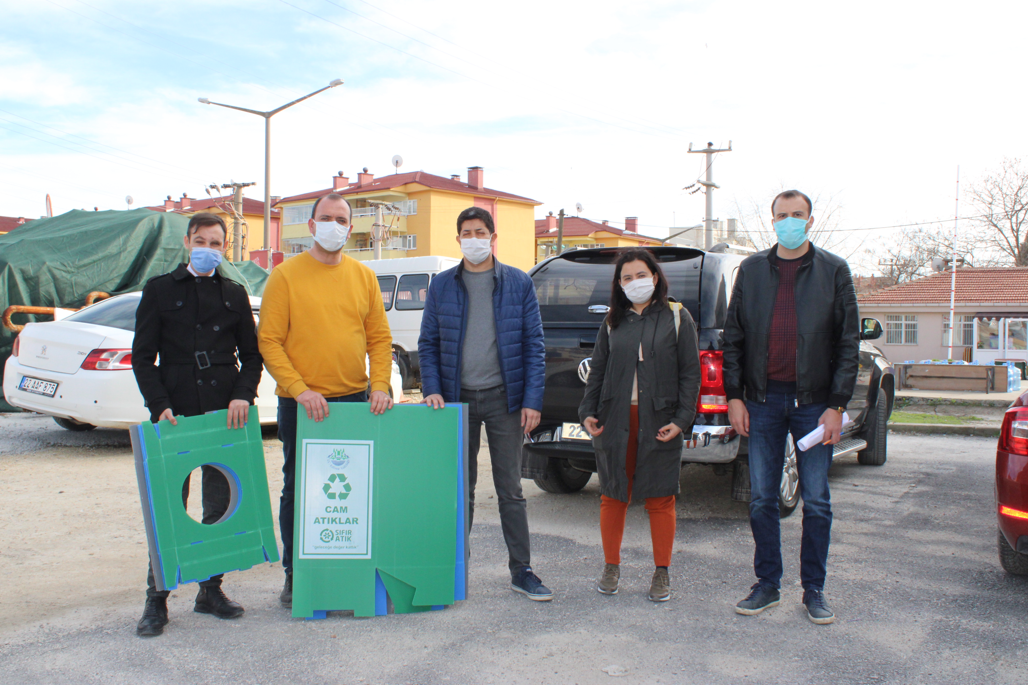 SIFIR ATIK PROJESİ KAPSAMINDA KONTEYNER VE İÇ MEKAN KUMBARALARININ DAĞITIMI MERKEZ İLÇEDE TAMAMLANMIŞTIR