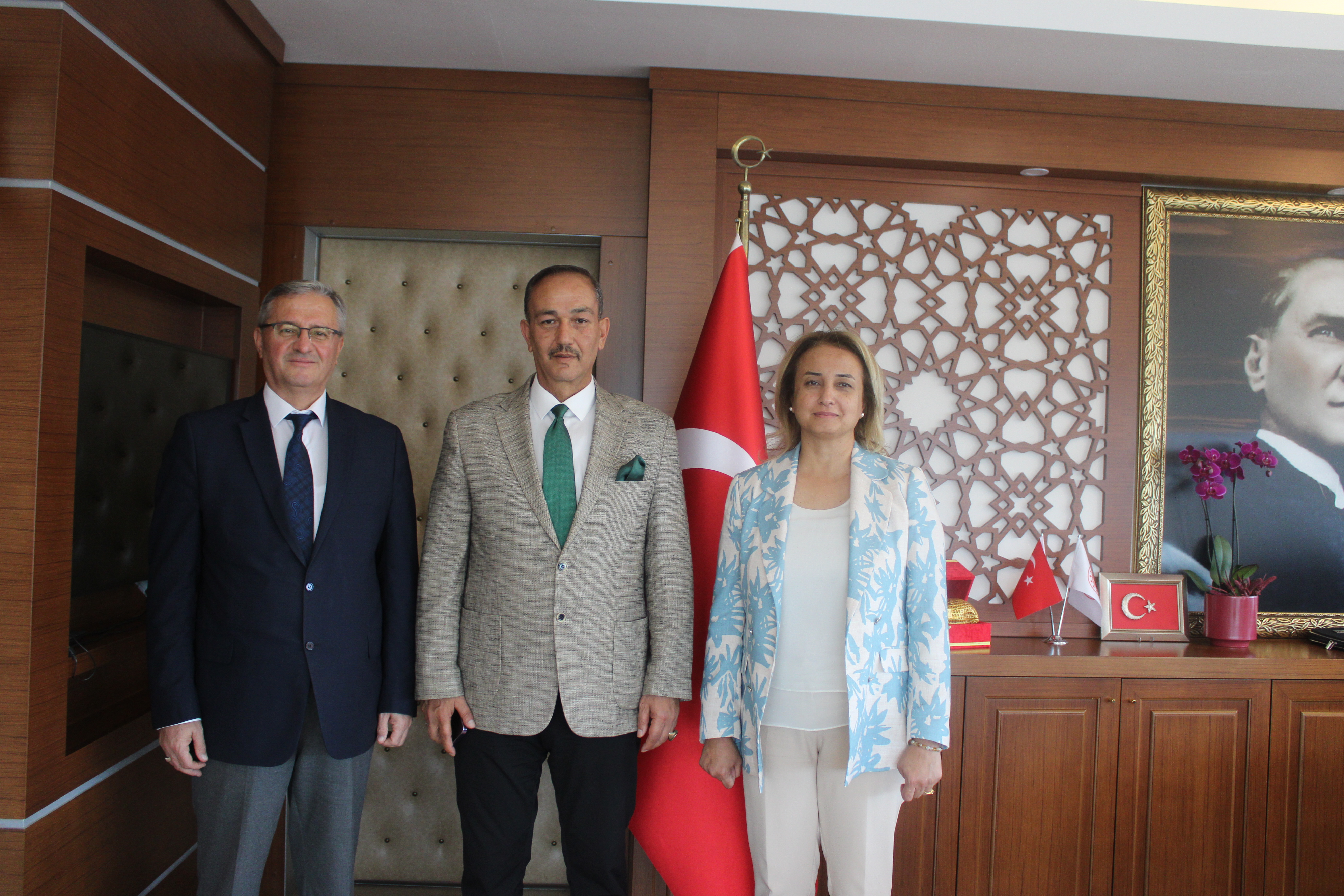 Tapu Kadastro XIV.(Edirne) Bölge Müdürü Sayın Hayrullah AKDEMİR  ve Bölge Müdür Yrd. Sayın Ahmet ÖZDEN  İl Müdürümüz Sayın Ayşe SARI’ ya Hayırlı olsun Ziyaretinde Bulundu