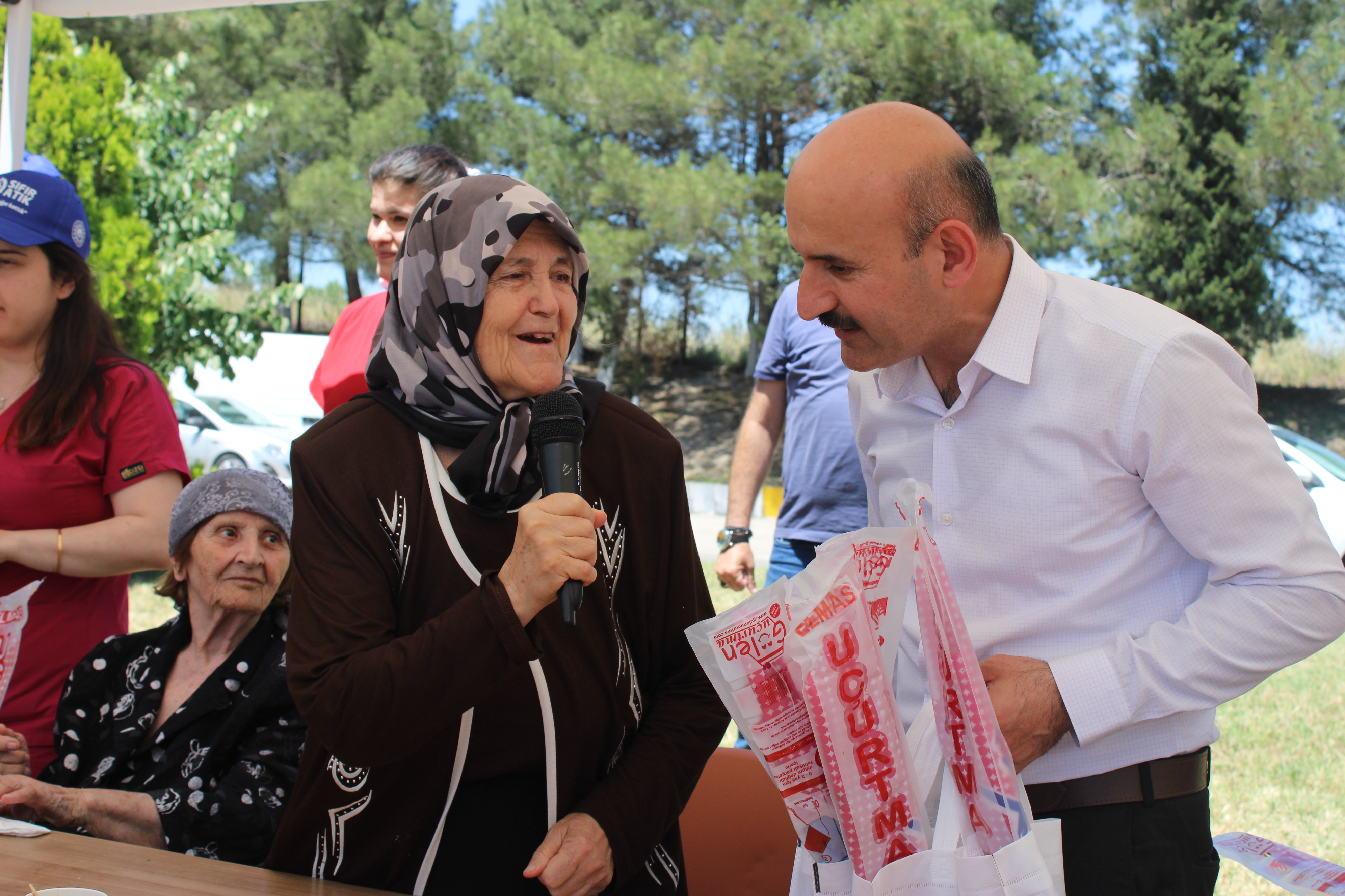 Türkiye Çevre Haftası Etkinlikleri Kapsamında Uzunköprü'de Yaşlı Bakım ve Rehabilitasyon Merkezi Ziyaret Edildi