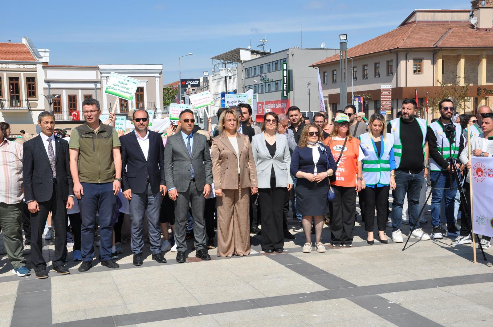 Türkiye Çevre Haftası Etkinlikleri Kapsamında Atatürk Anıtına Çelenk Sunma Töreni Gerçekleştirildi