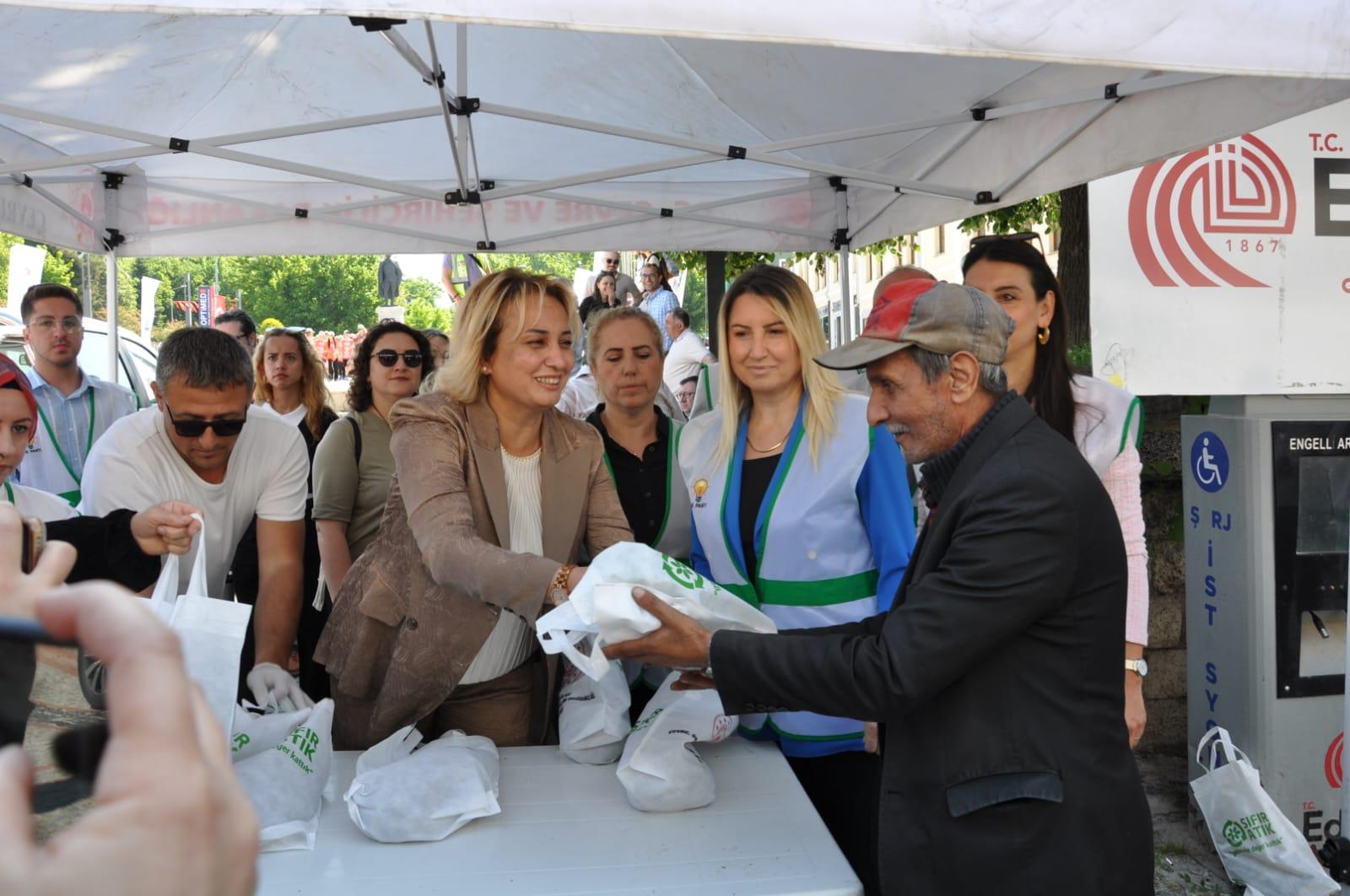 Türkiye Çevre Haftası Etkinlikleri Kapsamında Atatürk Anıtına Çelenk Sunma Töreni Gerçekleştirildi