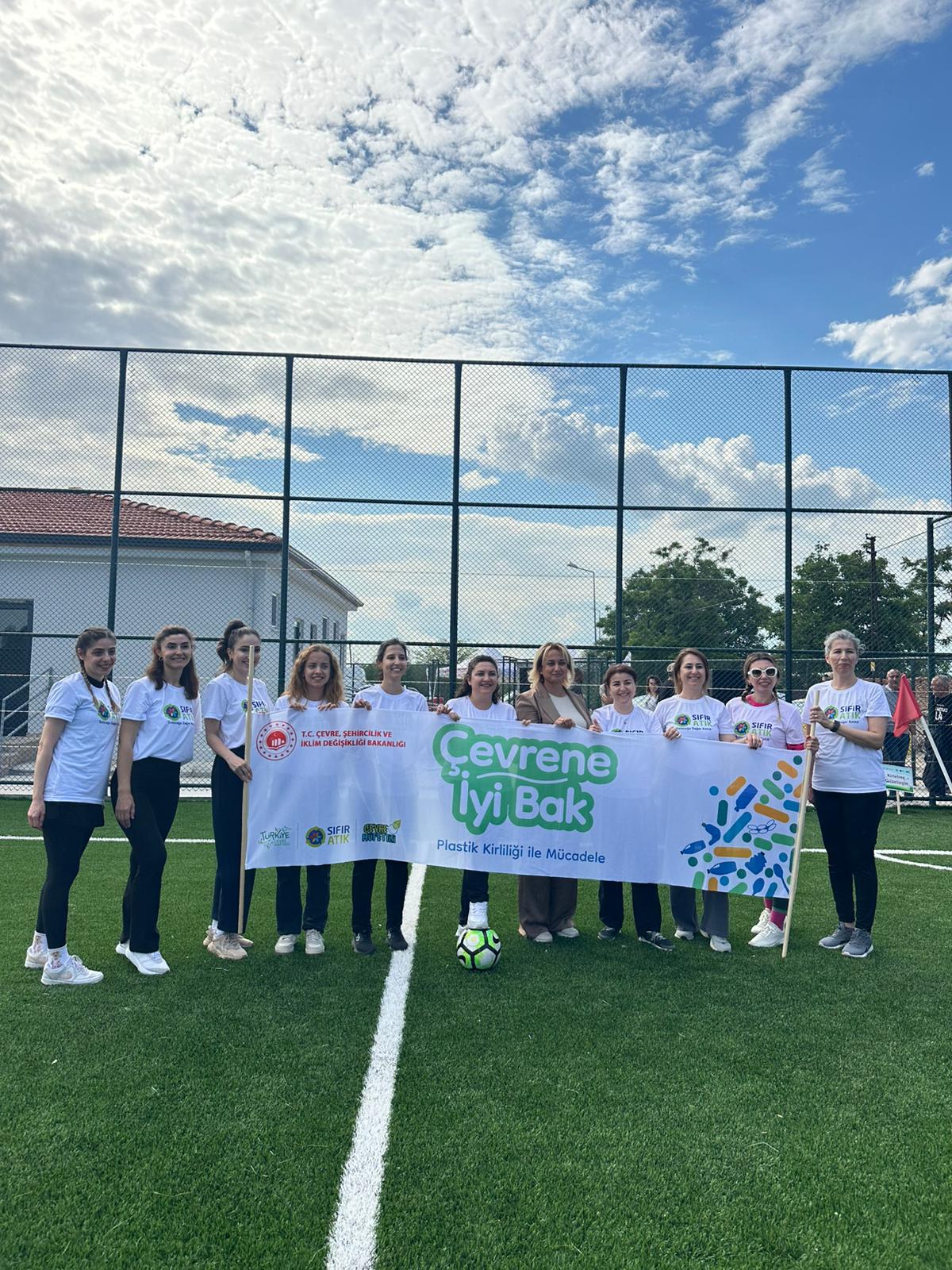 Türkiye Çevre Haftası Etkinlikleri Kapsamında Karaağaç Ardaspor Kadın Futbol Takımı ile Edirne Çevre,Şehircilik ve İklim Değişikliği İl Müdürlüğümüz Kadın Futbol Takımı Arasında Dostluk  Maçı Oynandı
