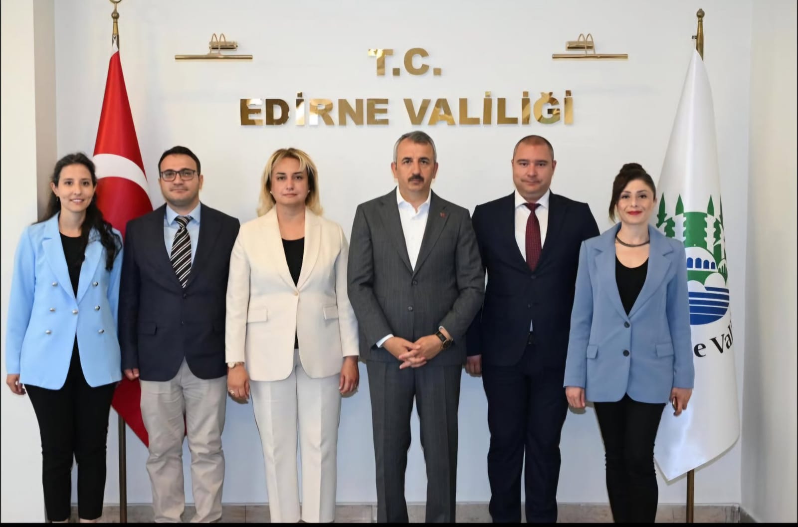 Türkiye Çevre Haftası Kapsamında İl Müdürümüz Sayın Ayşe SARI, İl Müdür Yardımcımız, Şube Müdürümüz ve Personellerimiz Edirne Valisi Sayın Yunus SEZER'i Ziyaret Ettiler