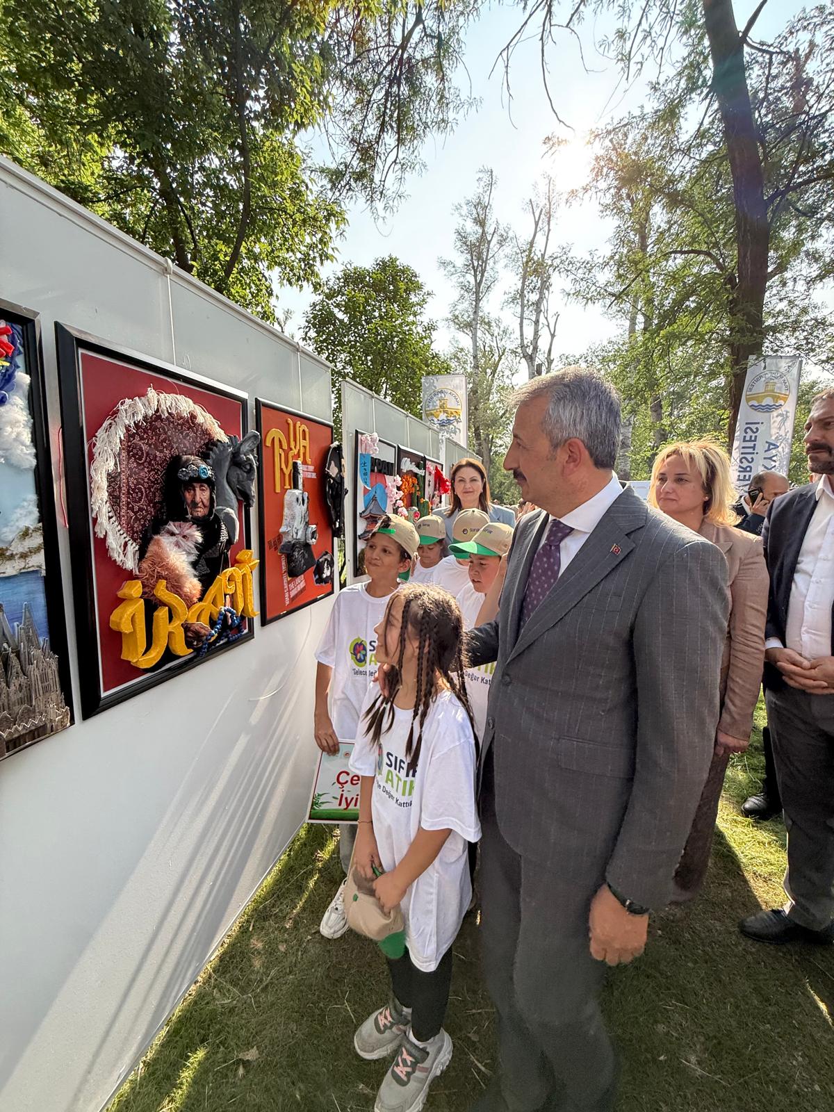 Türkiye Çevre Haftası etkinlikleri Valimiz Sayın Yunus SEZER' in ve İl Protokolünün katılımlarıyla vatandaşın kullanımına açılan Söğütlük Millet Bahçesinde gerçekleştirildi.