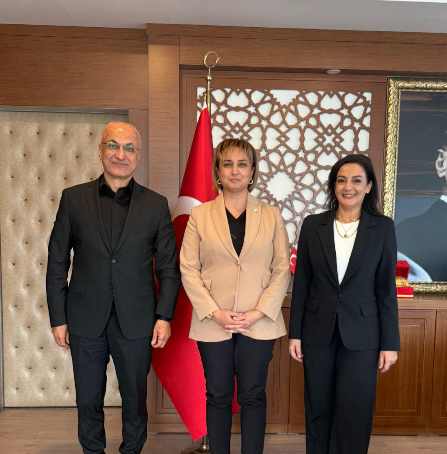 Uzunköprü Çağlanur Uçar Yaşlı Bakım ve Rehabilitasyon Merkezi Müdürü Sayın Sümeyra DEMİRBÜKEN ve Süleybe-Şefik…