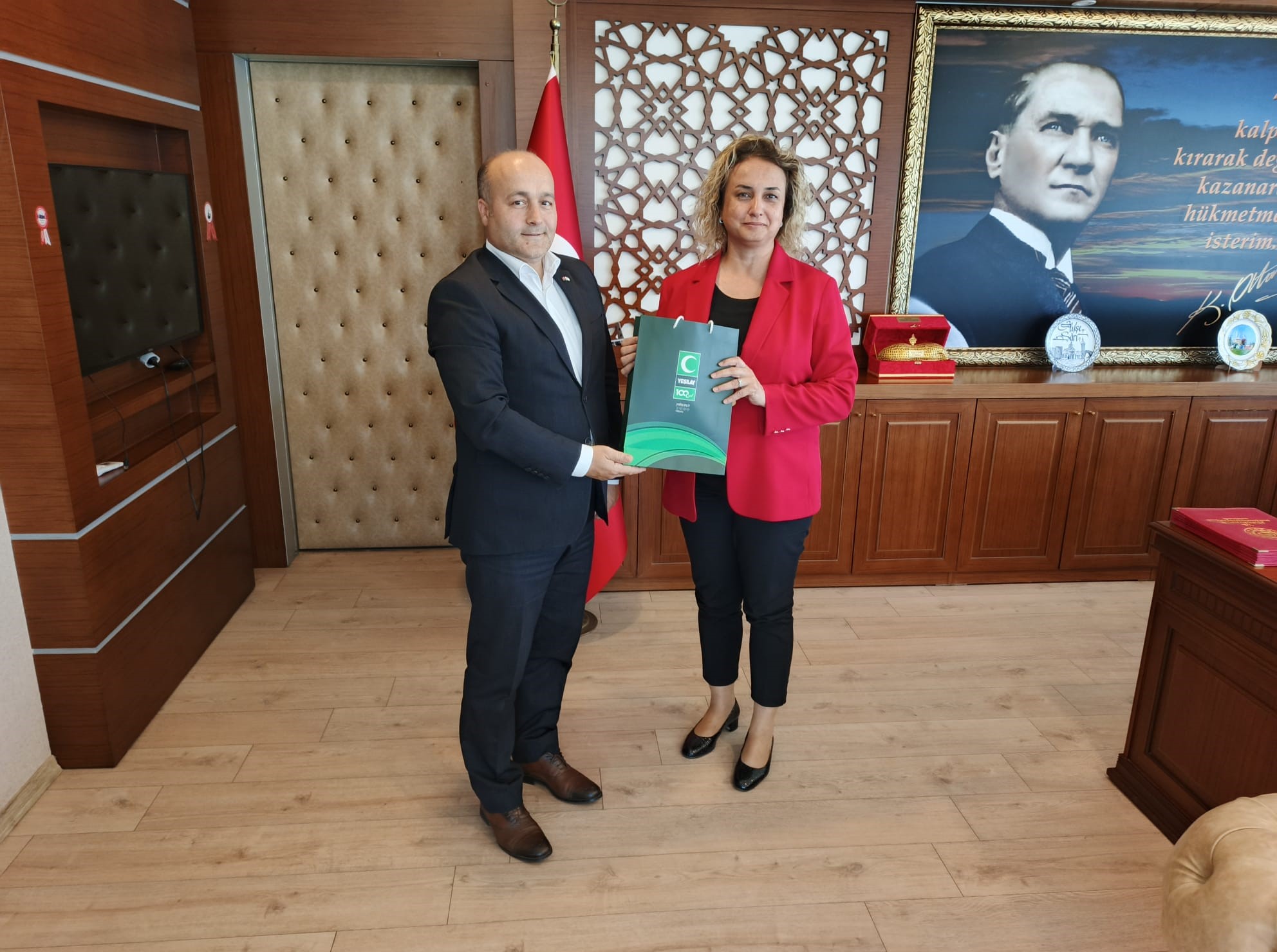 YEŞİLAY Edirne Şube Başkanı Sayın Müzekka Bayrak ve Yönetim Kurulu Üyeleri İl Müdürümüz Sayın Ayşe SARI’ ya Ziyarette Bulundular