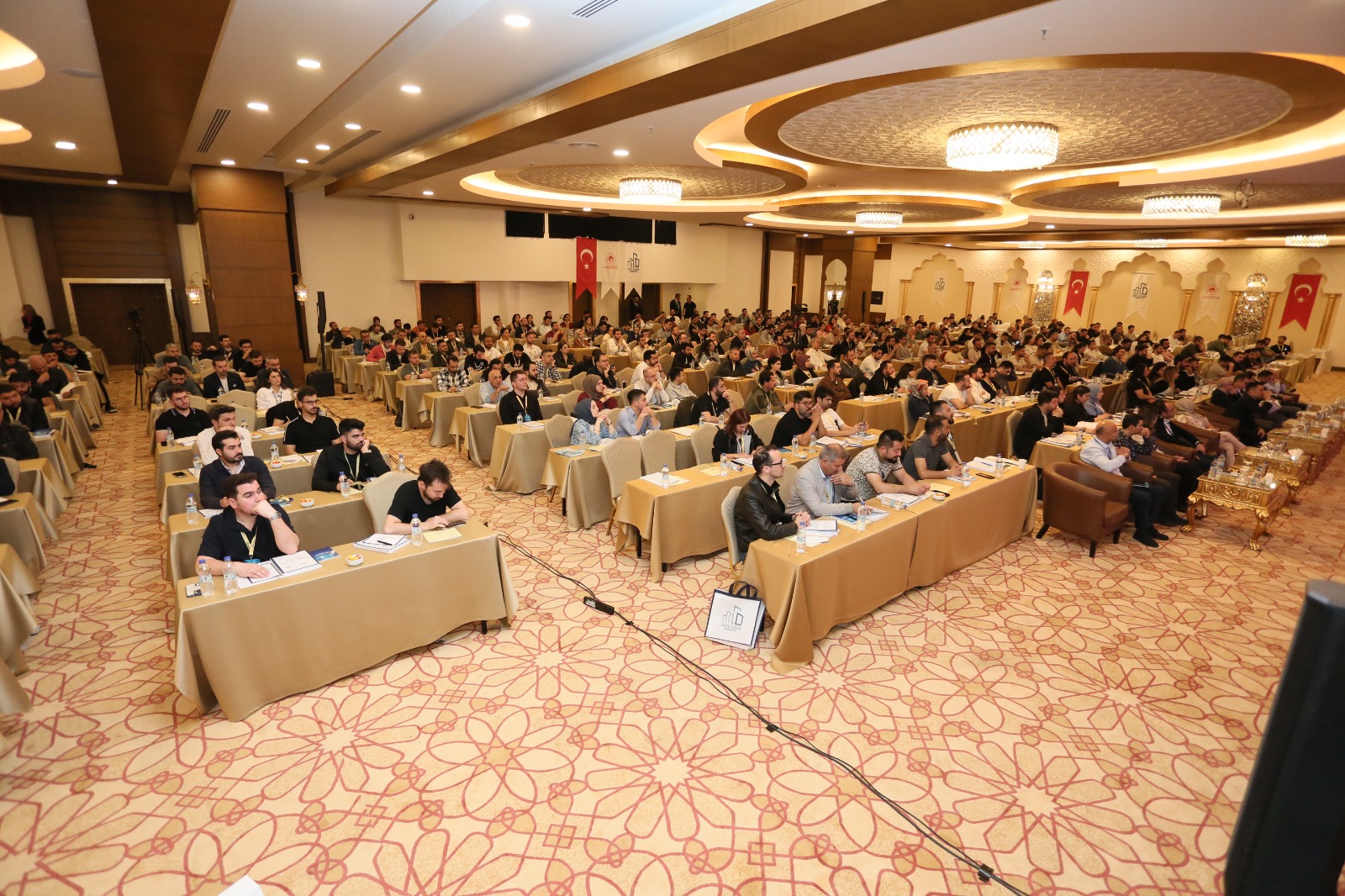 ANTALYA’DA RİSKLİ YAPILARIN TESPİTİ KONUSUNDA EĞİTİM PROGRAMI DÜZENLENDİ