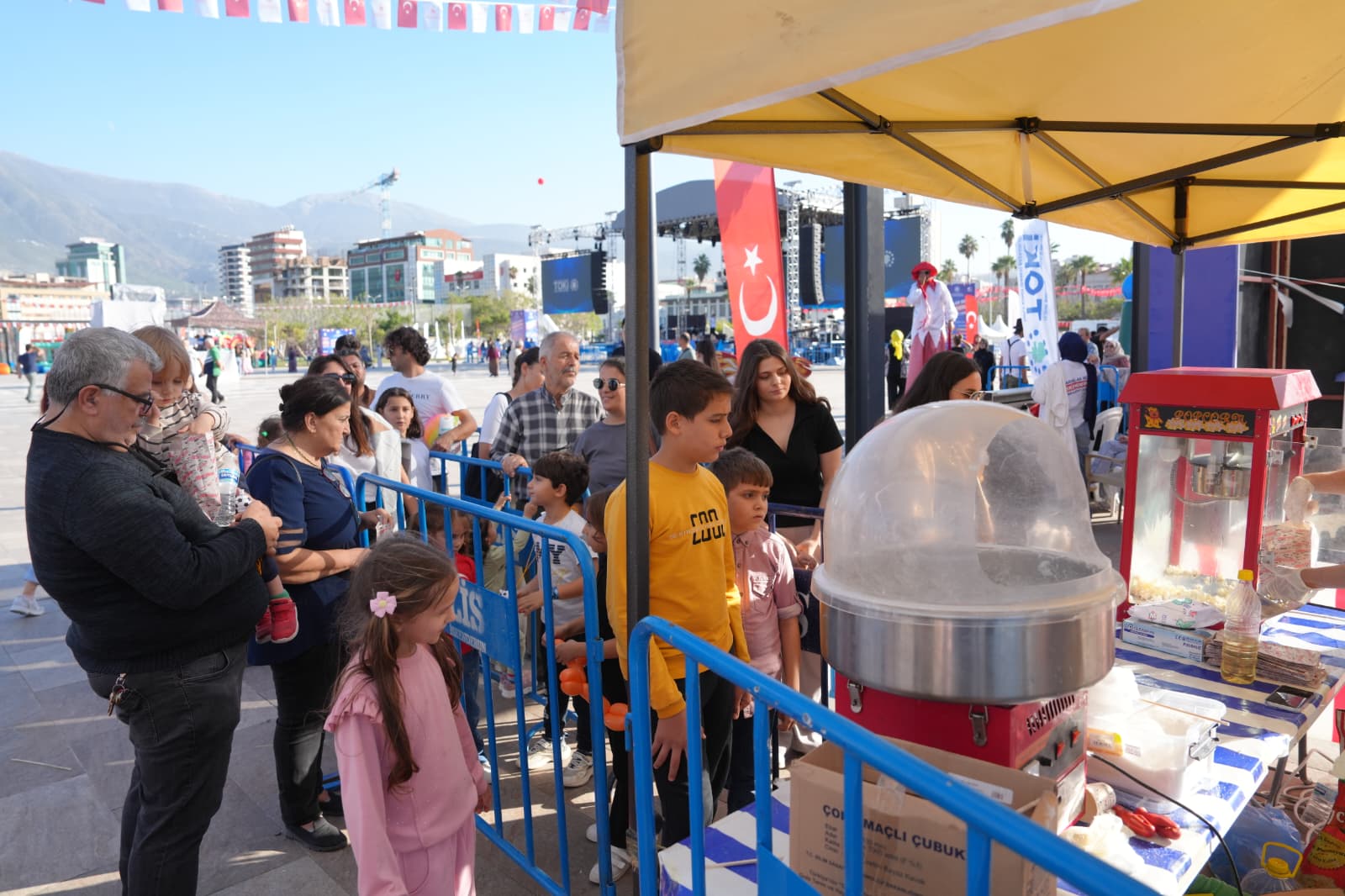 ASRIN FELAKETİNİN ARDINDAN İSKENDERUN'DA UMUTLAR YENİDEN YEŞERDİ